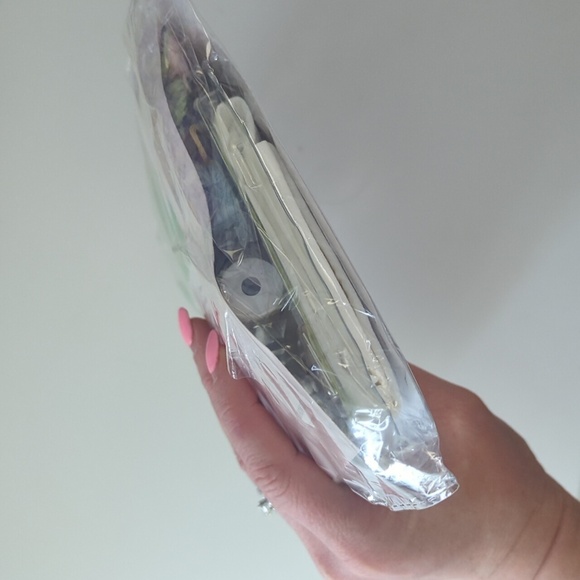 Aynil.Co Sustainable Towel Embroidery Kit DIY - Picture 4 of 5